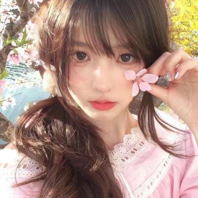 为了受伤的右眼